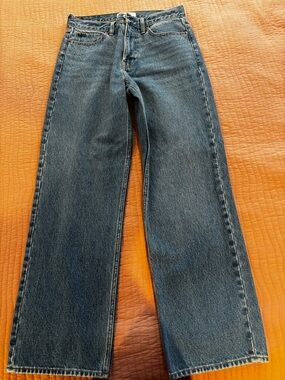 Abercrombie & Fitch Woman’s Blue Denim Jeans. Size 27.
